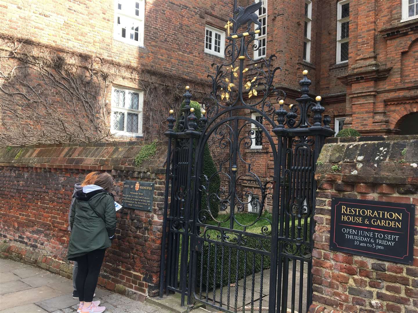 A Treasure Trail through Rochester - checking the clues