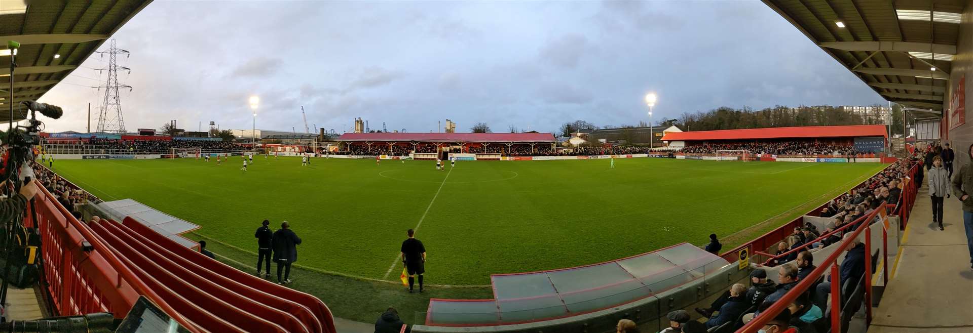 Action under the lights at the Fleet's current Stonebridge Road ground. Picture: Ed Miller/EUFC