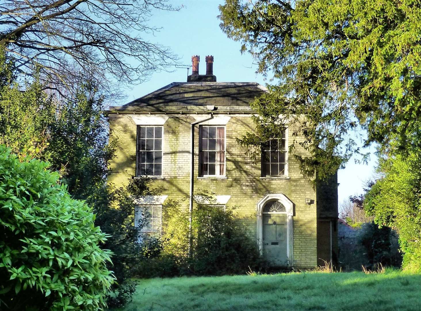 Historic Georgian home Rose Hill in Ash gutted in Bonfire Night 'flames ...