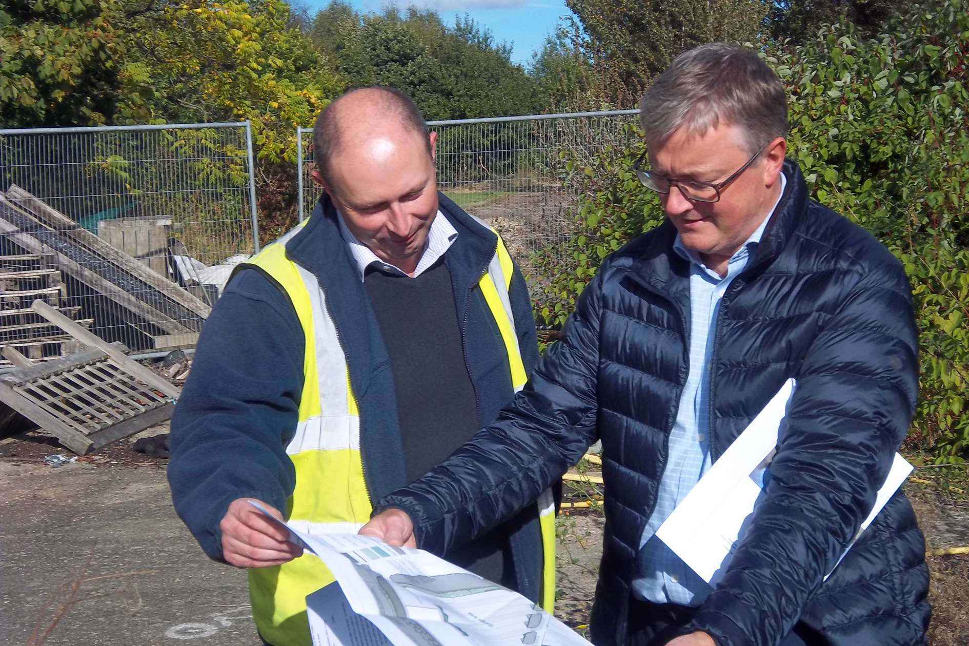 Brian Fraser from Oakover Nurseries, left, and Vatre managing director Paul Sykes