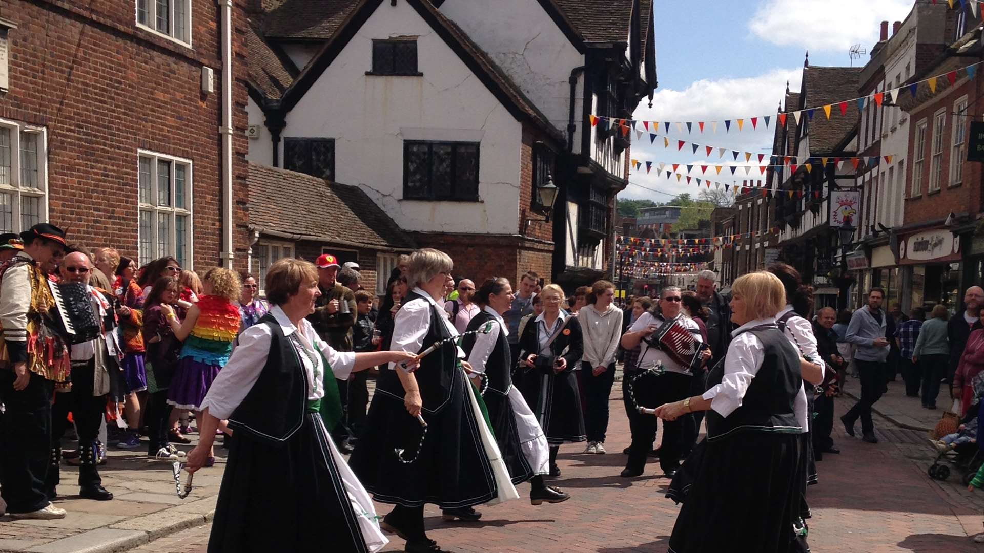 Thousands descend on Rochester for annual Sweeps festival