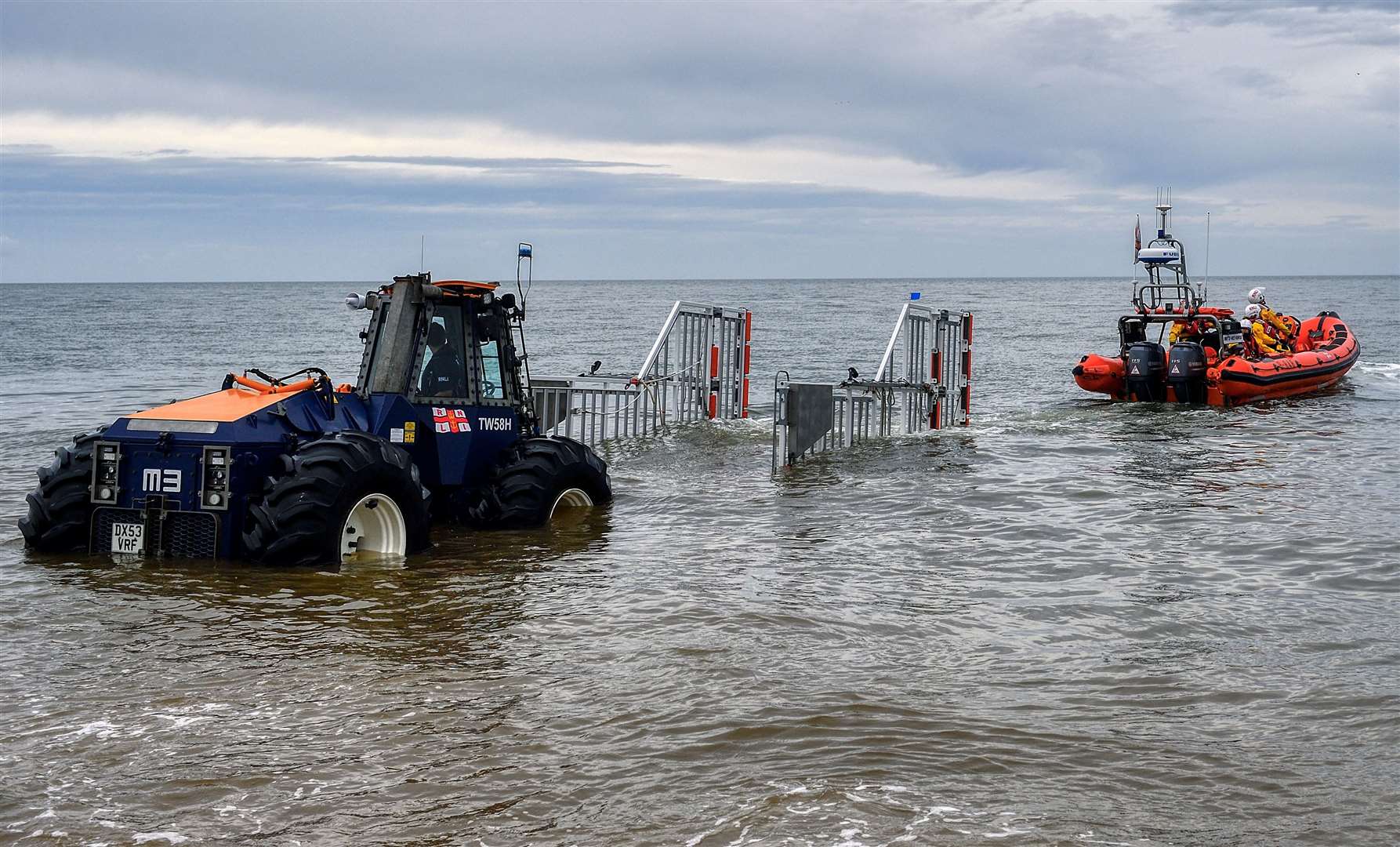 Cews launch Hunstanton RNLI lifeboat. Picture: Chris Bishop/Hunstanton RNLI.