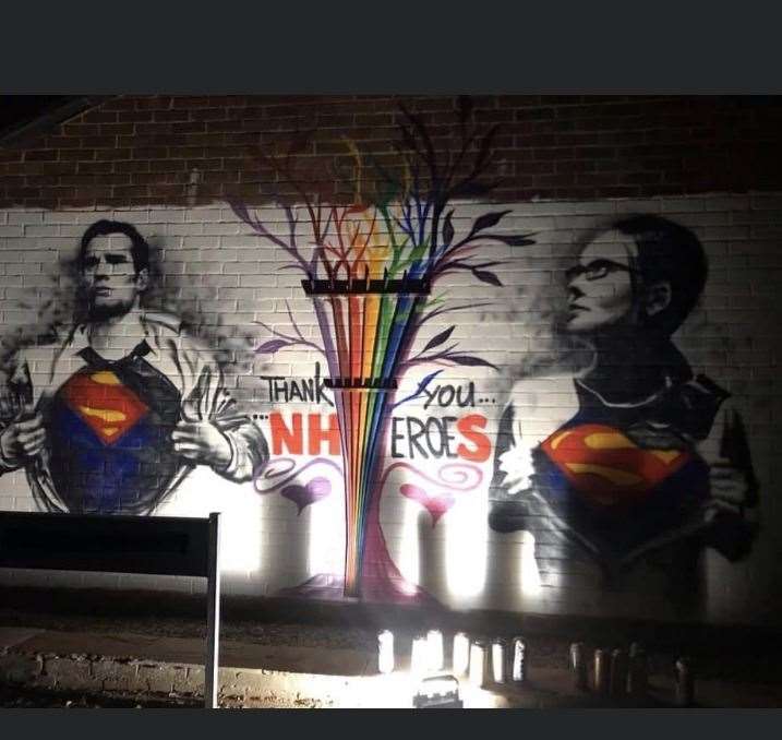 The tribute was painted at night by a member of Graffiti Kings, using spray cans