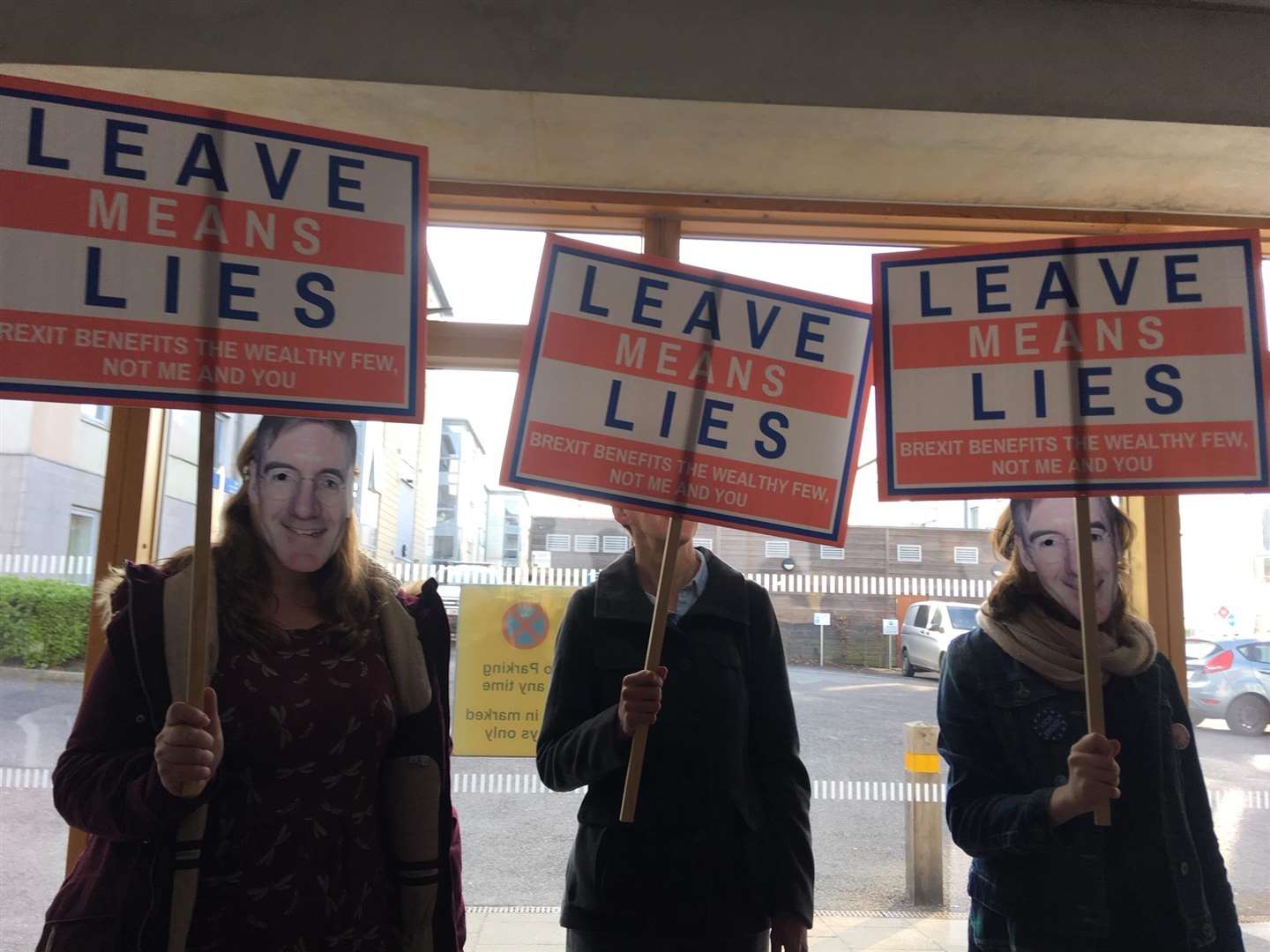 Pro-EU students protest against a talk by Jacob Rees-Mogg (7387754)