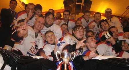 HAPPY SQUAD: The Mos with the league cup. Picture: ANDY PAYTON
