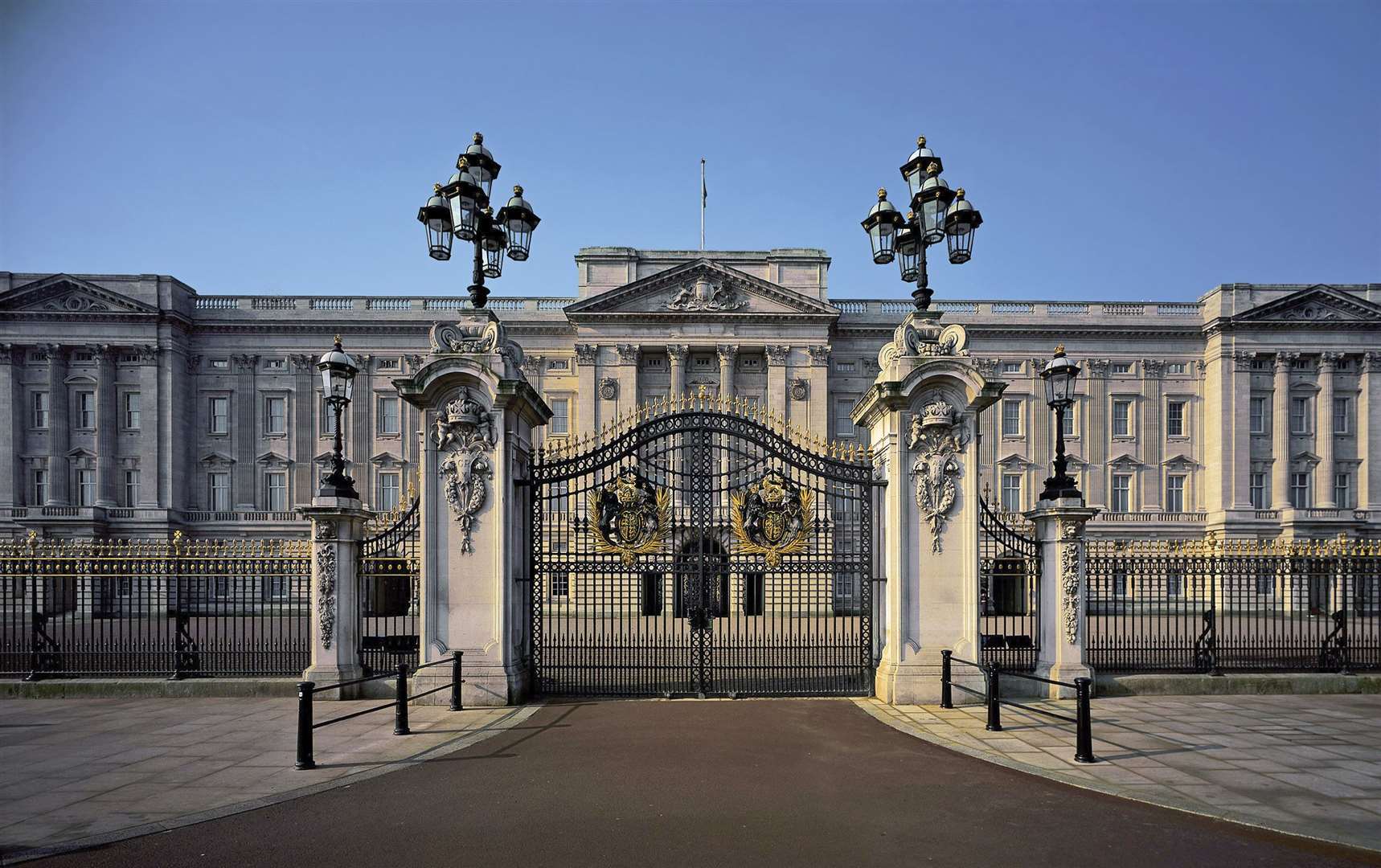 Buckingham Palace will allow visitors to picnic on its lawn for the very first time. Picture courtesy of Royal Collection Trust / © Her Majesty Queen Elizabeth II 2021 (46601598)