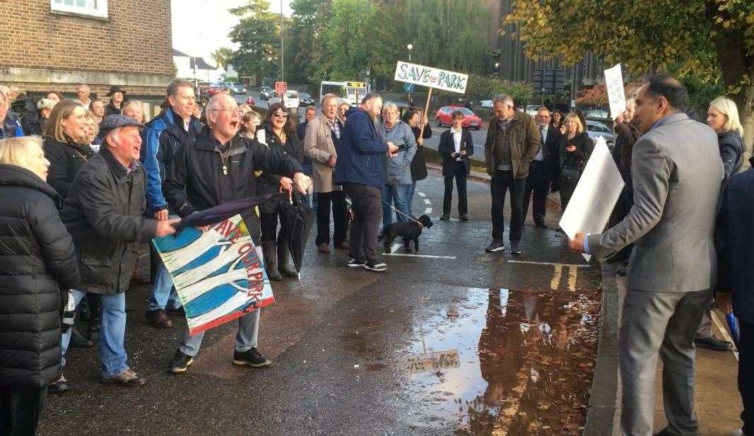 Anger at the Calverley Square protest spilled onto the streets - and would ultimately result in the creation of the Tunbridge Wells Alliance party