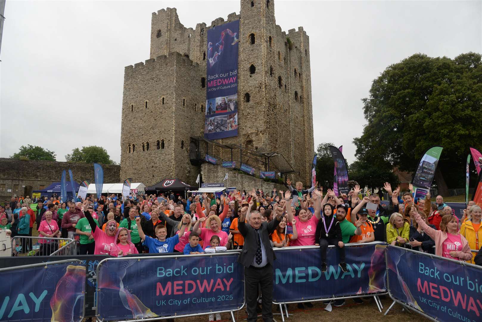 Cllr Alan Jarrett announcing Medway's bid at the Medway Mile event in 2019