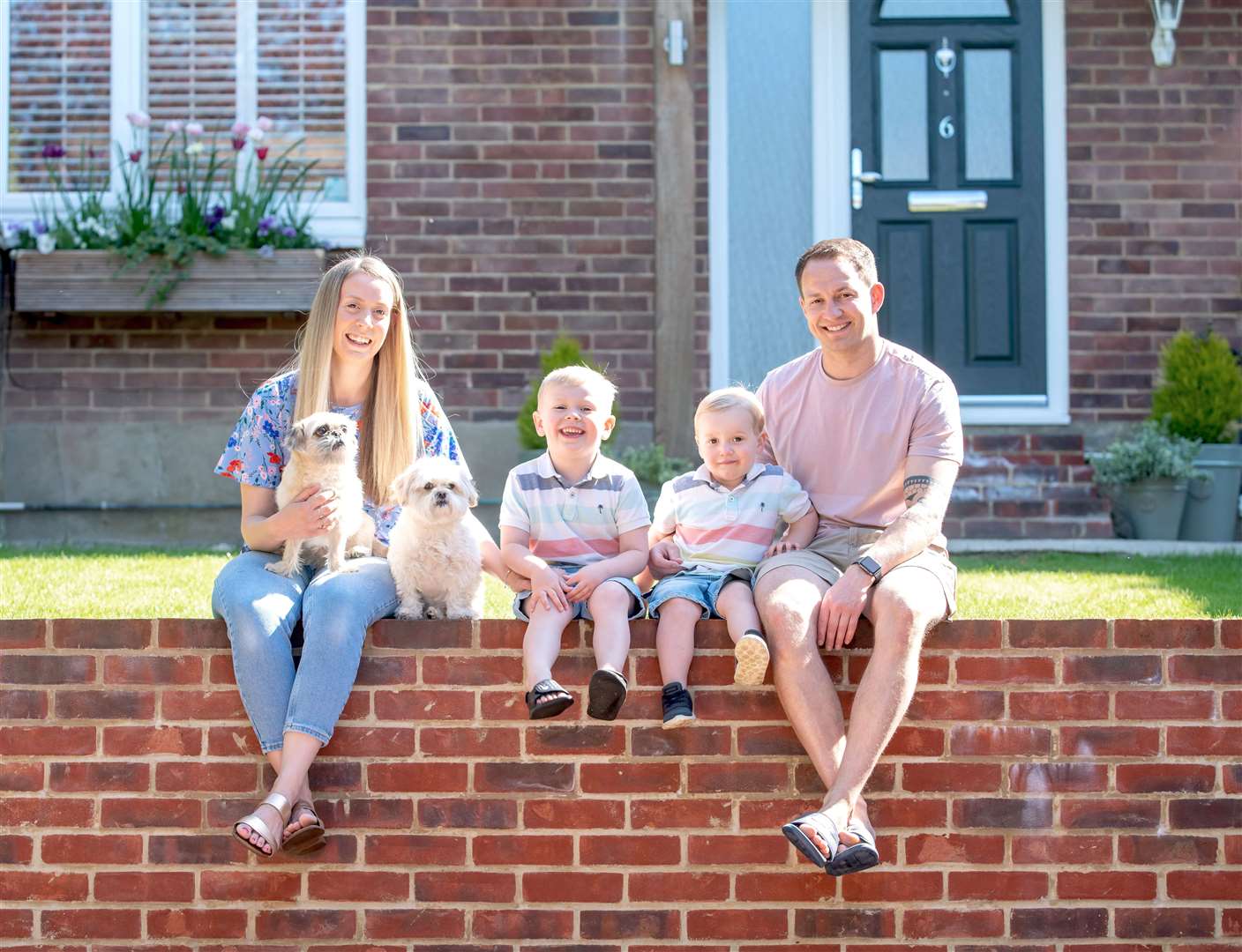 The Champion family photo: Estelle Thompson Photography