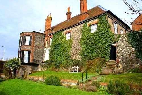 Castle House could be yours...for £1.75m (7865309)