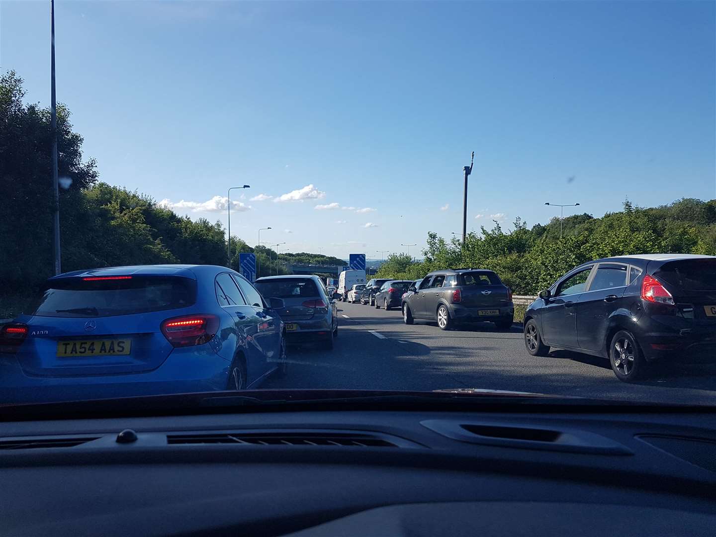 Long delays on M2 near junction 3 (11873494)