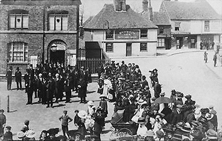 The Mermaid Inn, 1910. Picture: Bob Audley