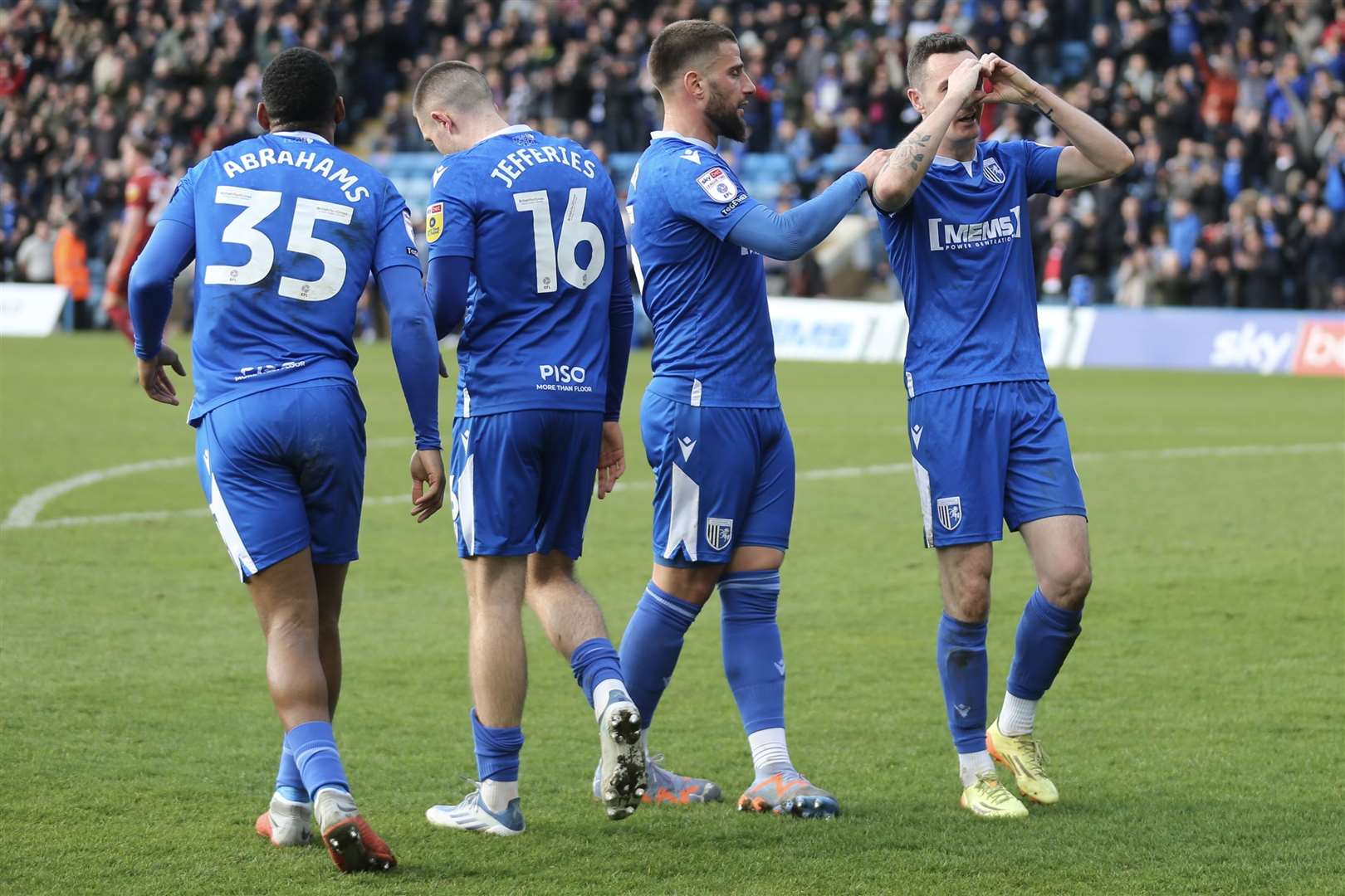 Shaun Williams celebrates his winning goal on Saturday for Gillingham