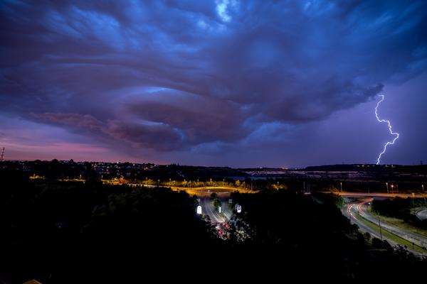 This spectacular image shows the storm clouds over Greenhithe. Picture: @londonviewpts