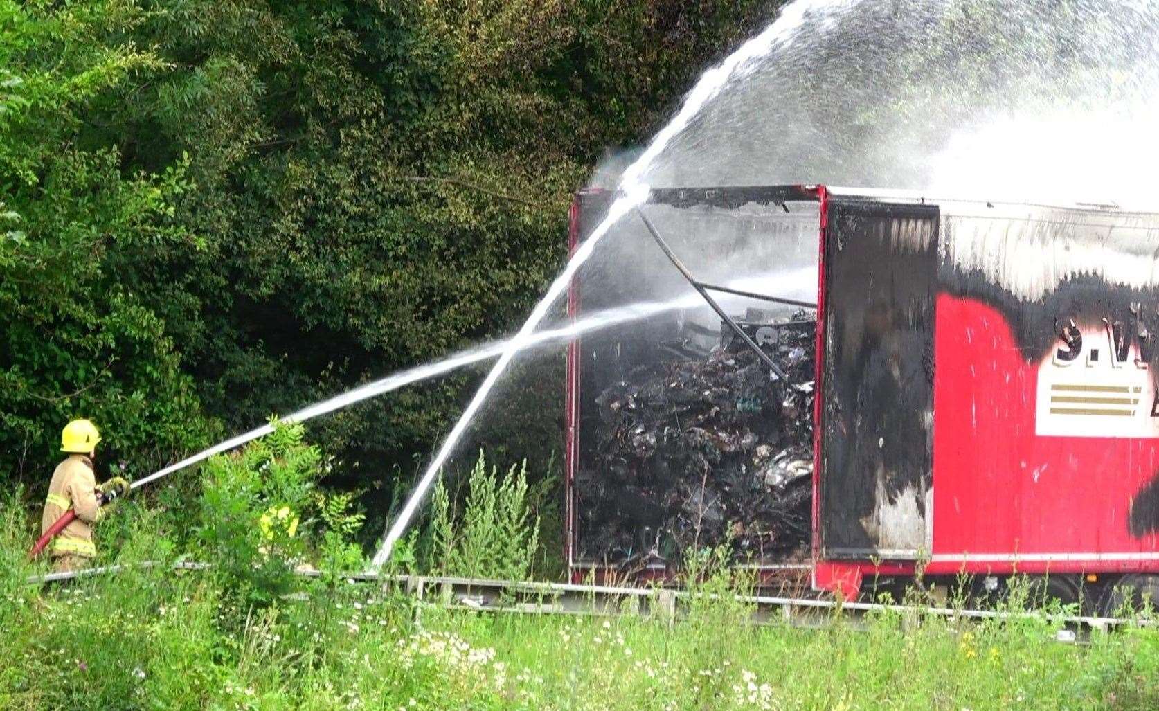 Fire Closes M2 Causing Delays In Medway Sittingbourne Faversham And