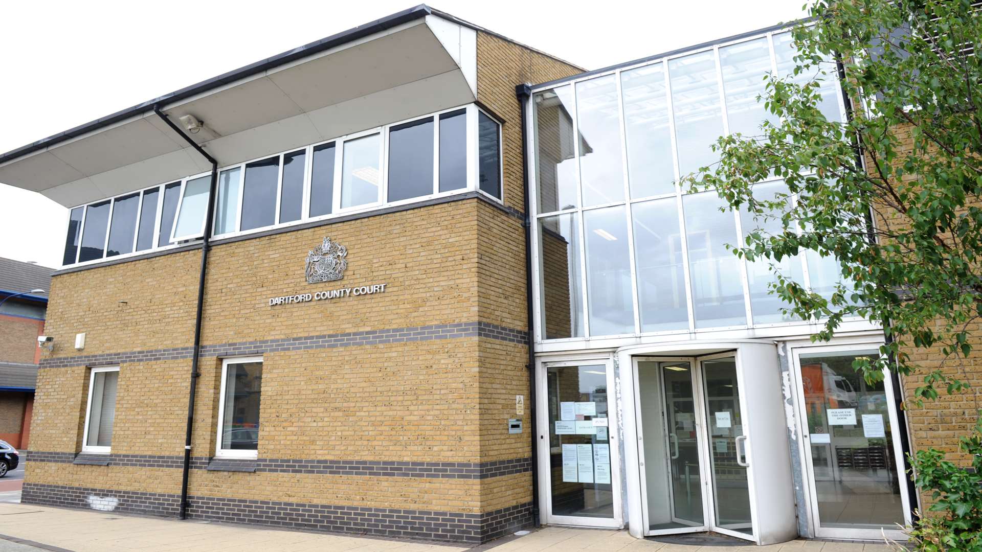 Dartford County Court in Home Gardens