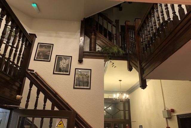 I spotted this impressive looking staircase in the hotel as I walked through to the gents (or, more accurately, the ladies)