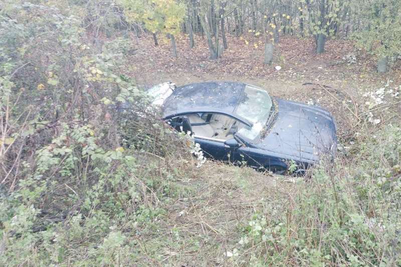 The car in the ditch. Picture courtesy @ambulancemike