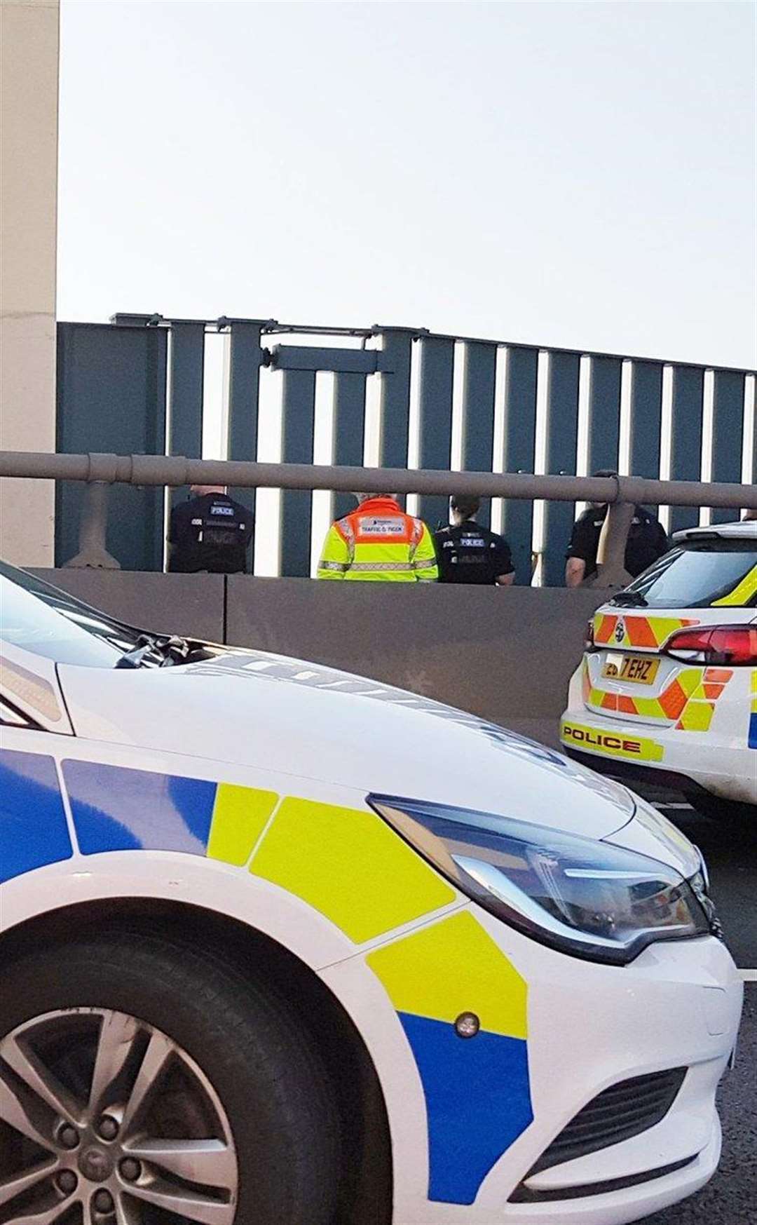 Police on the QEII bridge, picture @PaulWood1961