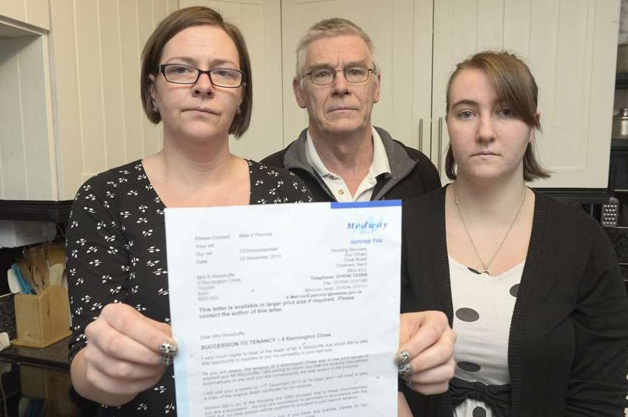 Stephen Woodruffe, centre, with daughters Tracey Seex, left, and Hannah Woodruffe