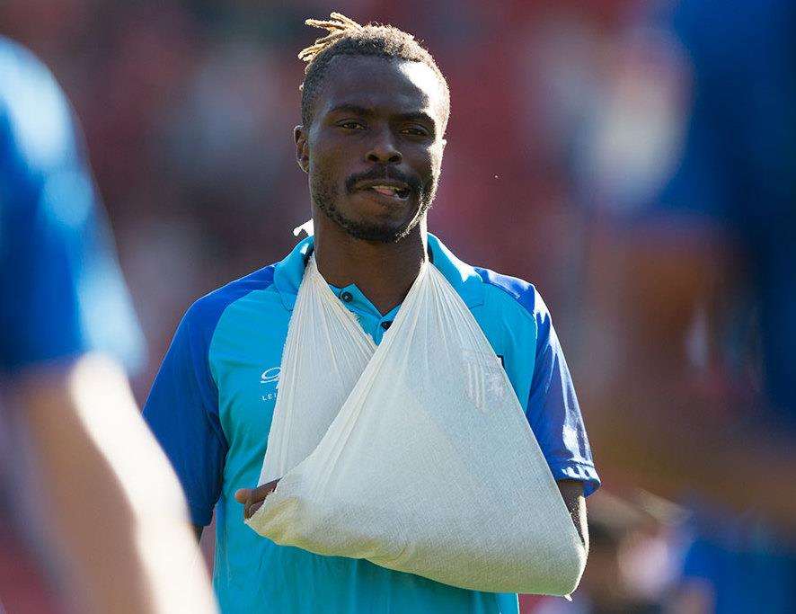 Gabriel Zakuani walks off at the end of the game after getting injured Picture: Ady Kerry (3915433)