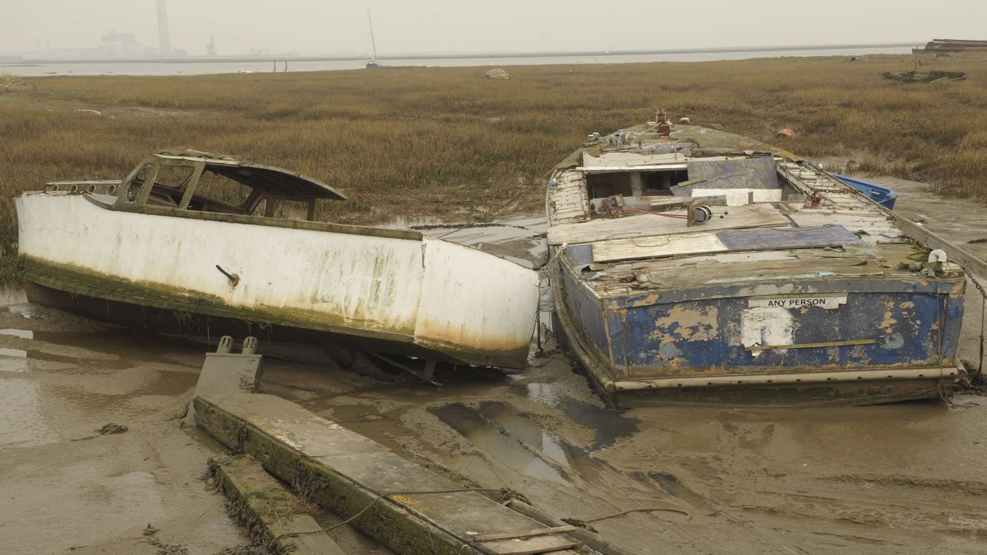 River Medway at Sharps Green/Horrid Hill, Lower Rainham. Boat graveyard.