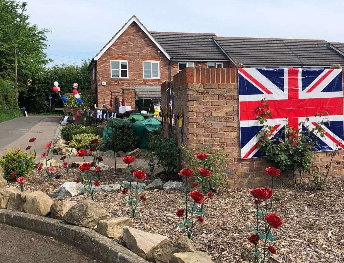 VE Day display created by Maidstone gardener Lorraine Humm to raise funds for the NHS