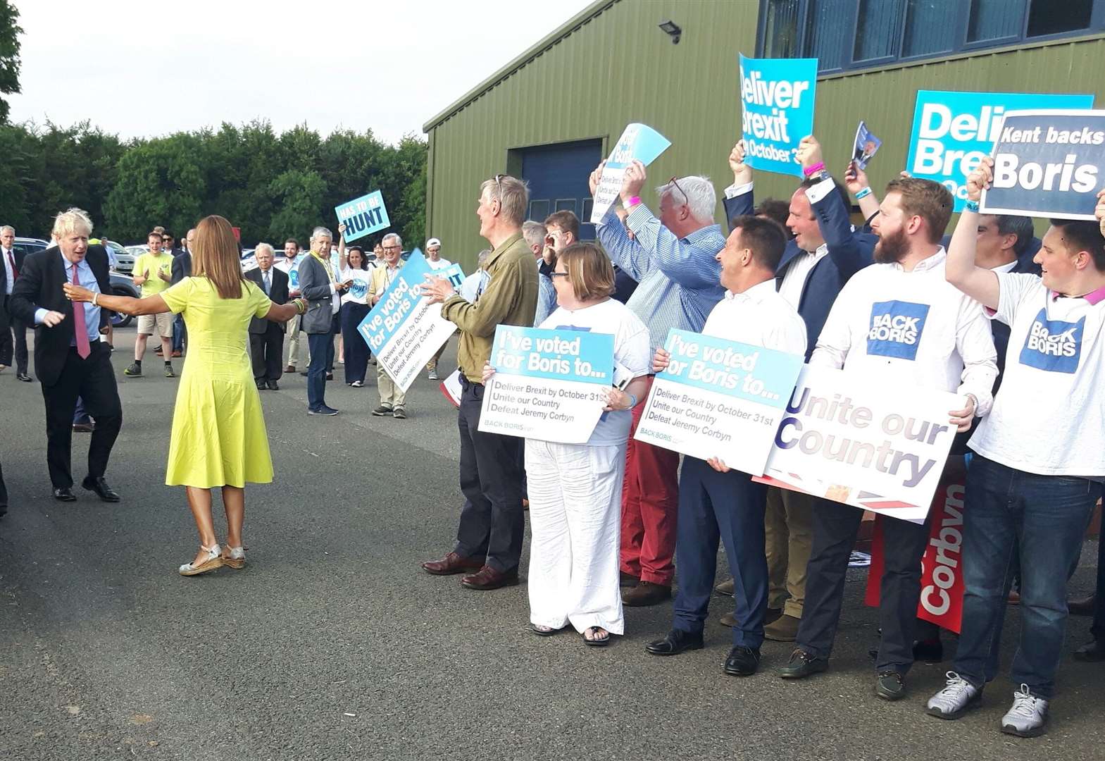 Helen Grant outside the showground welcoming Boris (13714038)