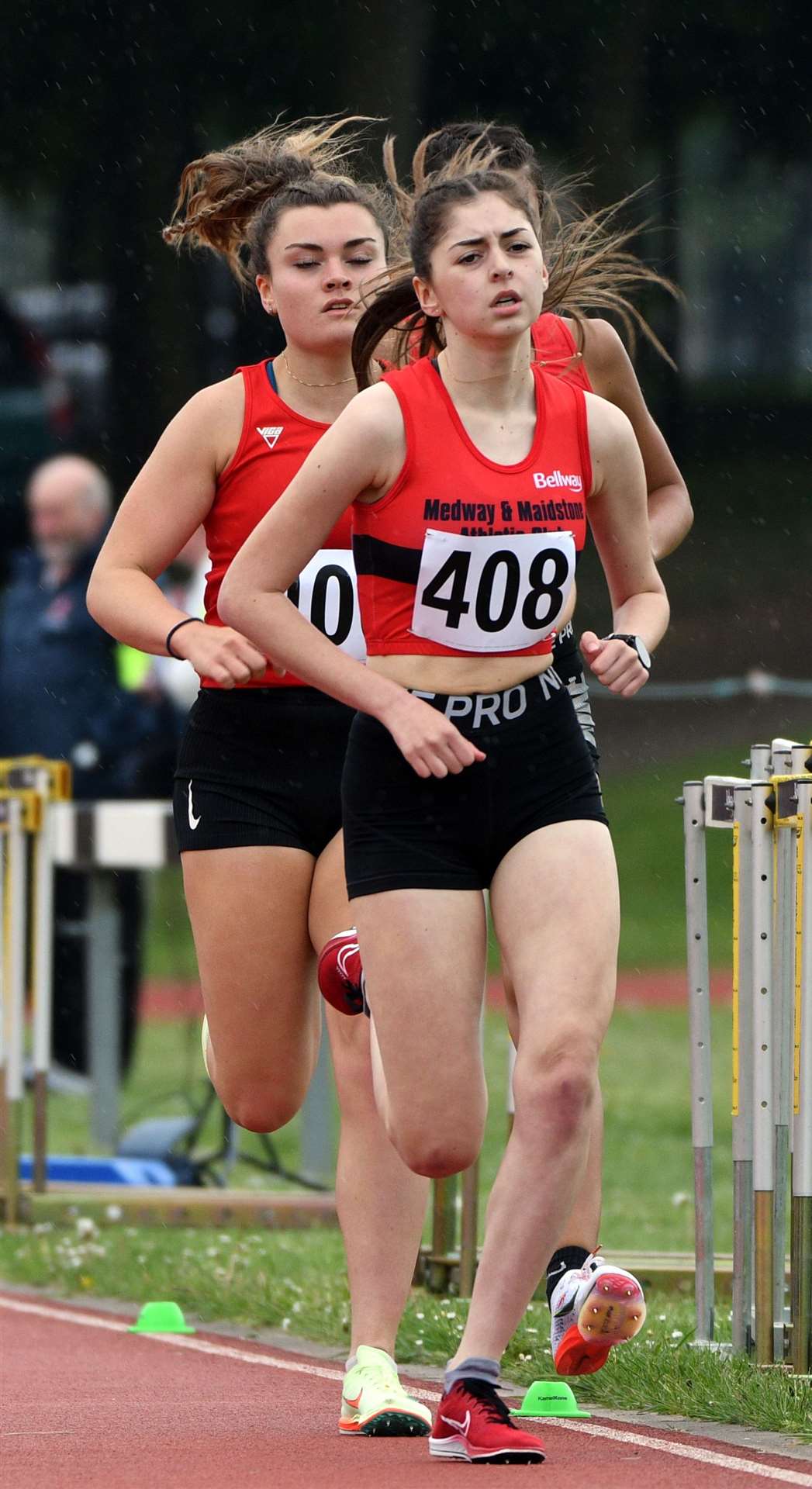 Ella Webb (No.408, M&M) makes strides in the under-20 women's 1,500m final on her way to third. Picture: Barry Goodwin (56695410)