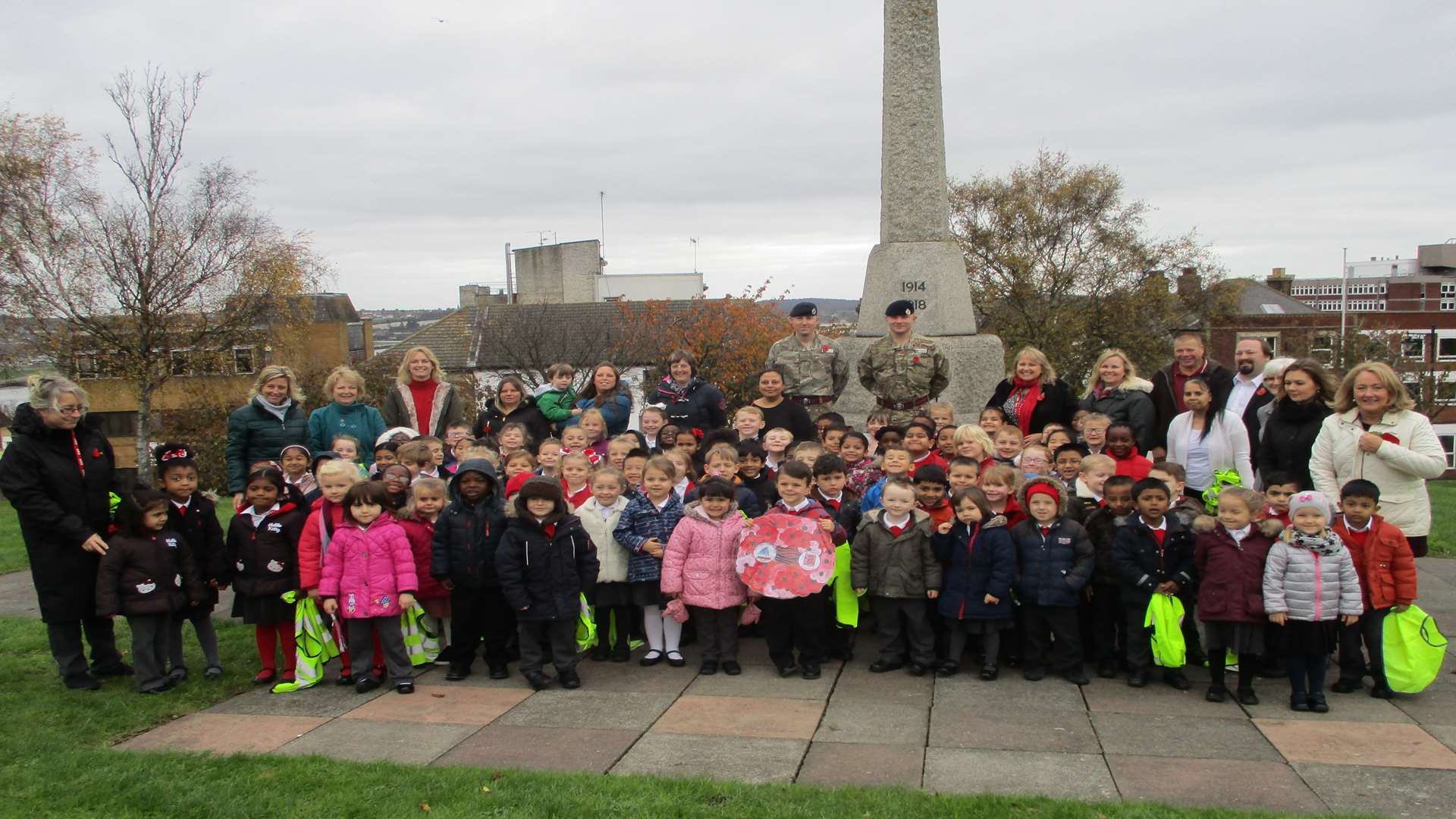 Pupils from St John's CEVC Infant School visited Victoria Gardens, Fort Pitt Hill, Chatham.