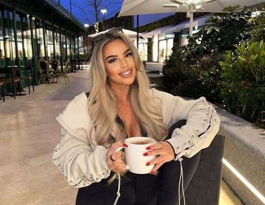 Love Island Contestant Ella Barnes Is Dancer From Ashford Who Went To