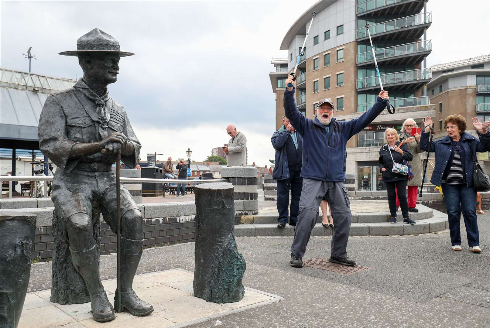 Local resident Len Banister shows his support for a statue of Robert Baden-Powell (Andrew Matthews/PA)