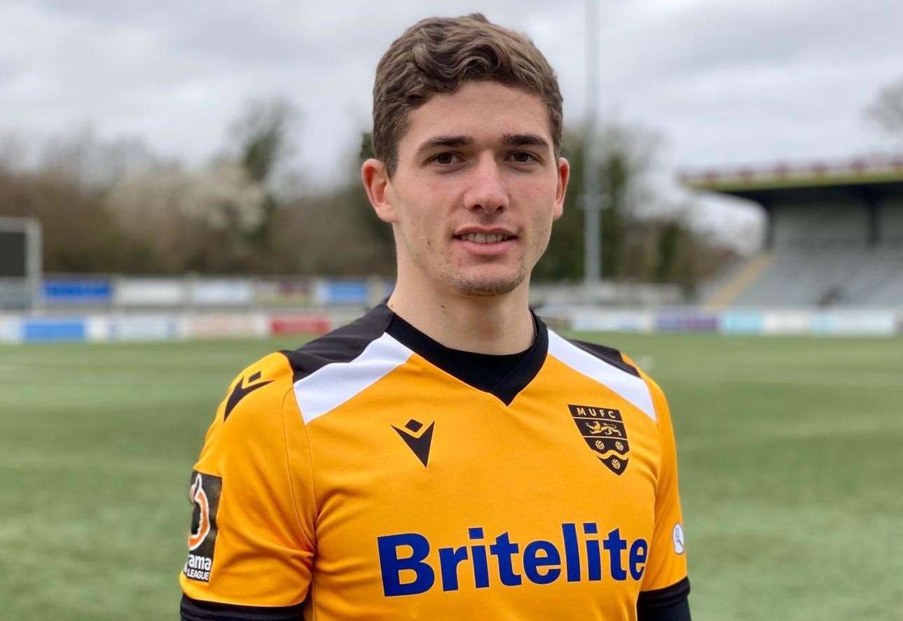 Maidstone United sign striker Max Watters on loan from Doncaster Rovers