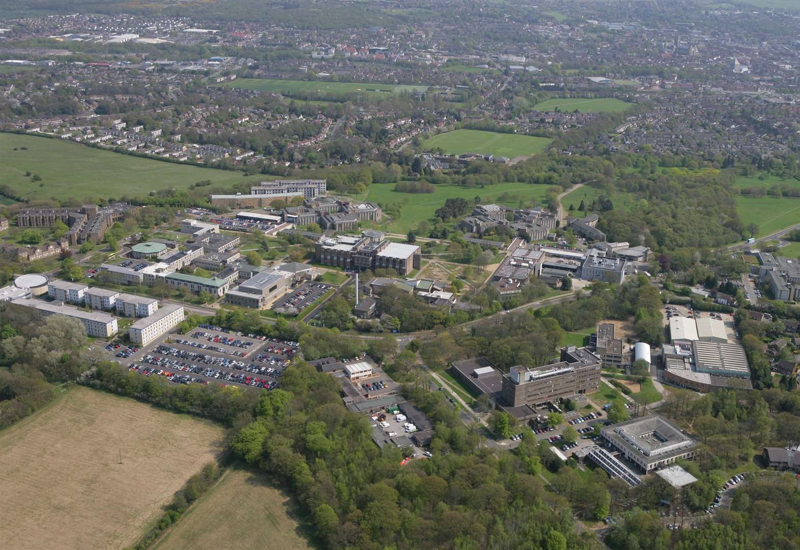 Biggest-ever Covid outbreak at University of Kent Canterbury campus