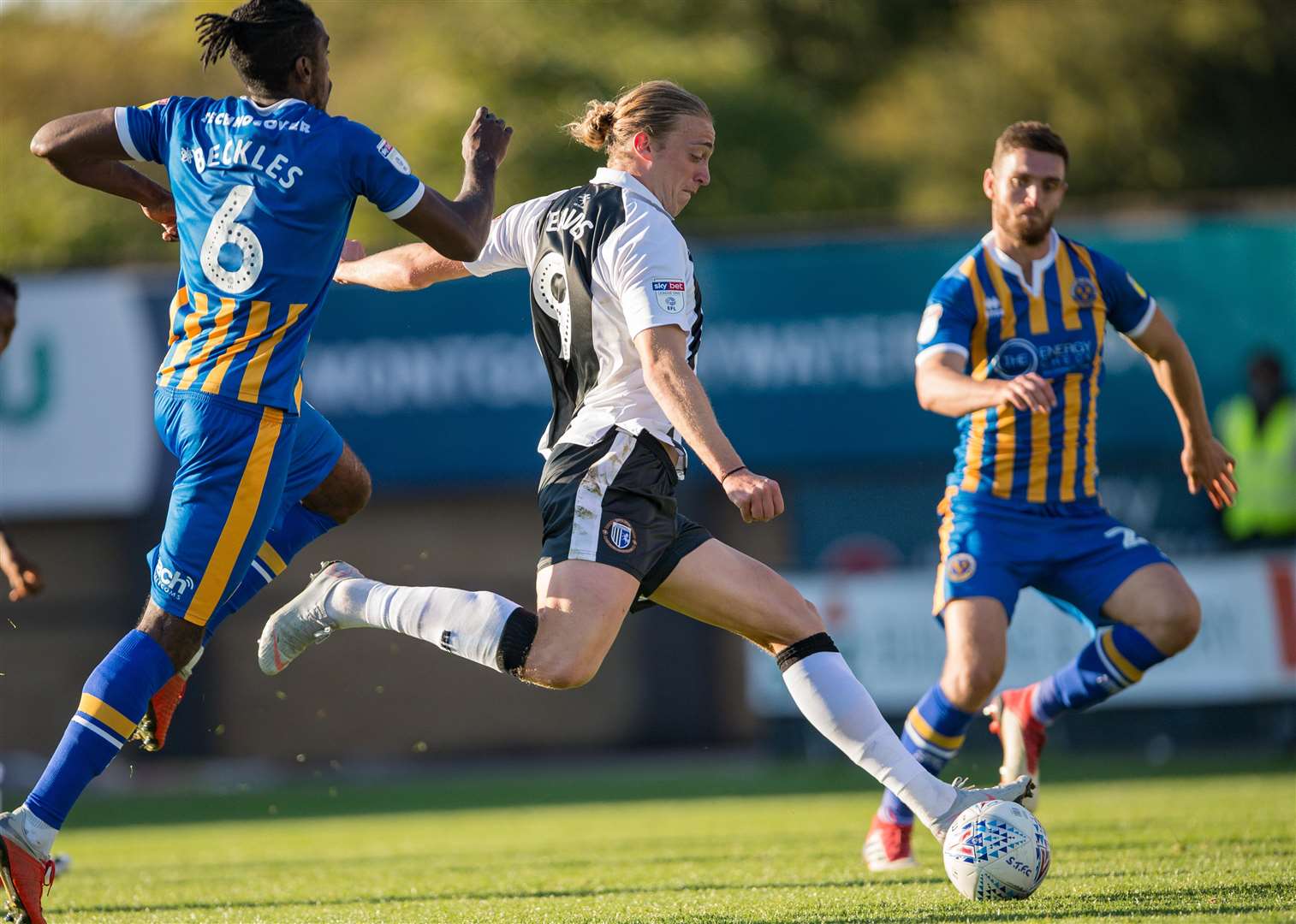 Tom Eaves fires home the equaliser for the Gills at Shrewsbury Picture: Ady Kerry