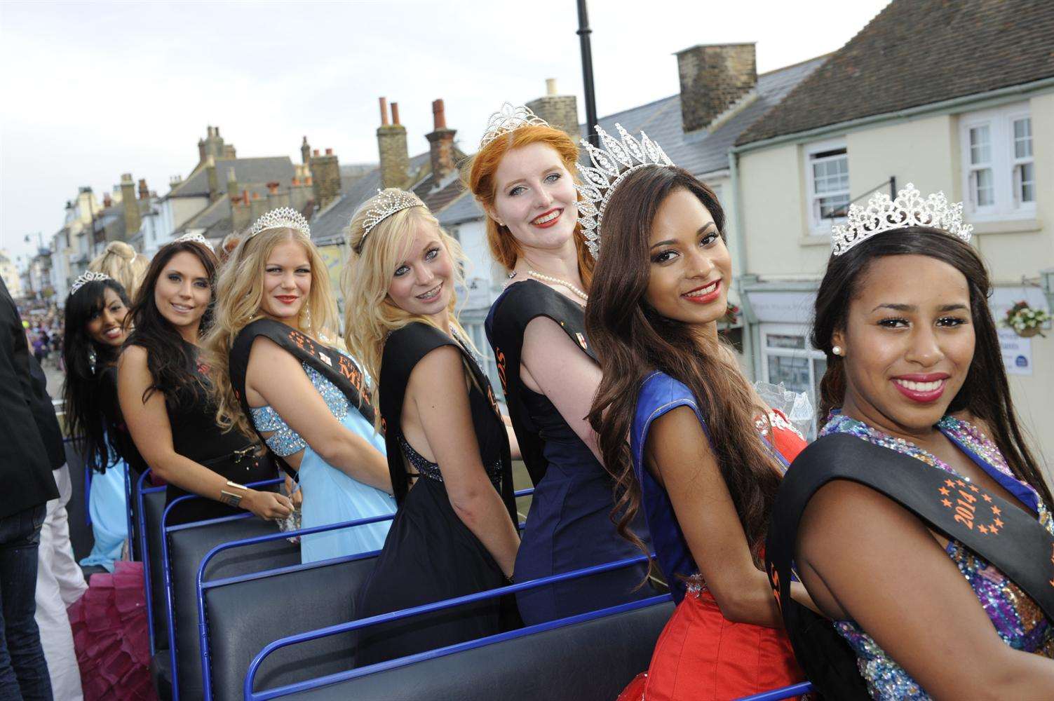 Many beauty queens from different courts joined the procession