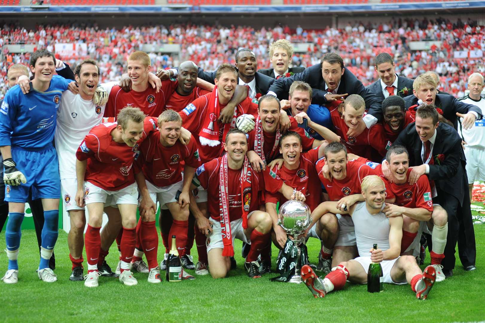 Ebbsfleet United celebrate after picking up the trophy Picture: Matthew Walker