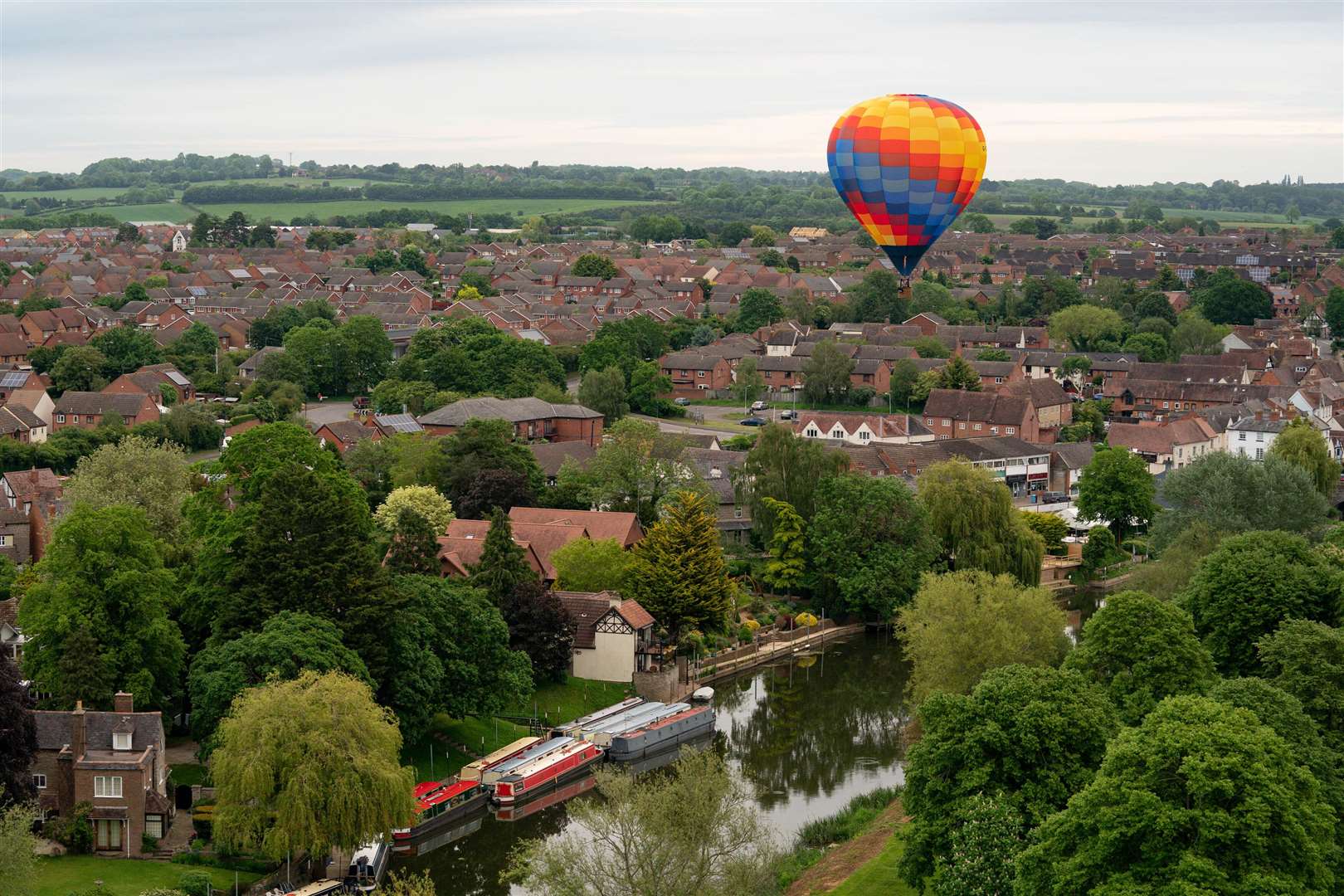 Balloonists survey the wonders of Alcester (Jacob King/PA)