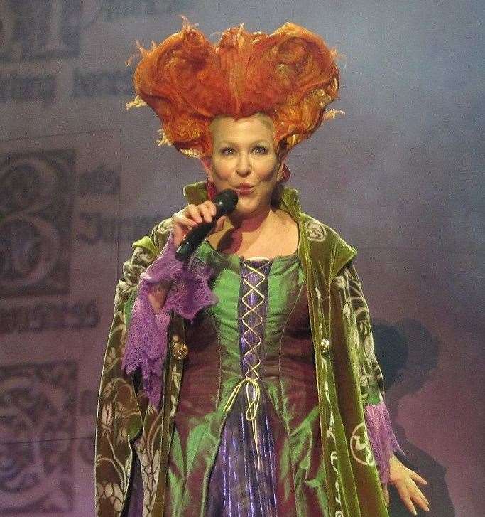 Bette Midler and her witch sisters star in Hocus Pocus