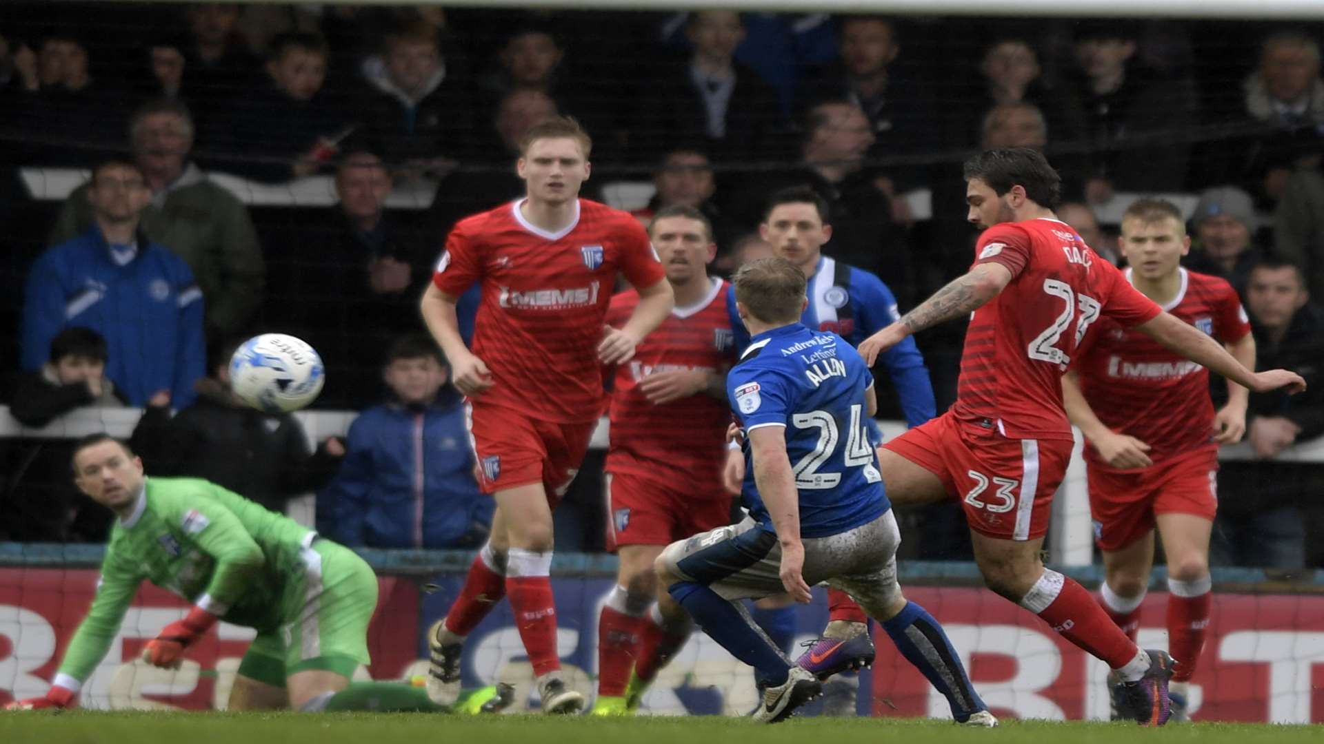 Gills struggle to clear their lines Picture: Barry Goodwin