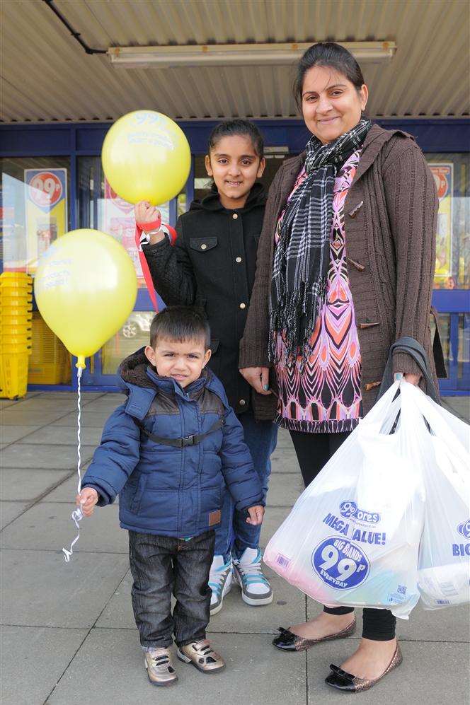 Kan Sandhu with children Kiran and Yuvraj Bains