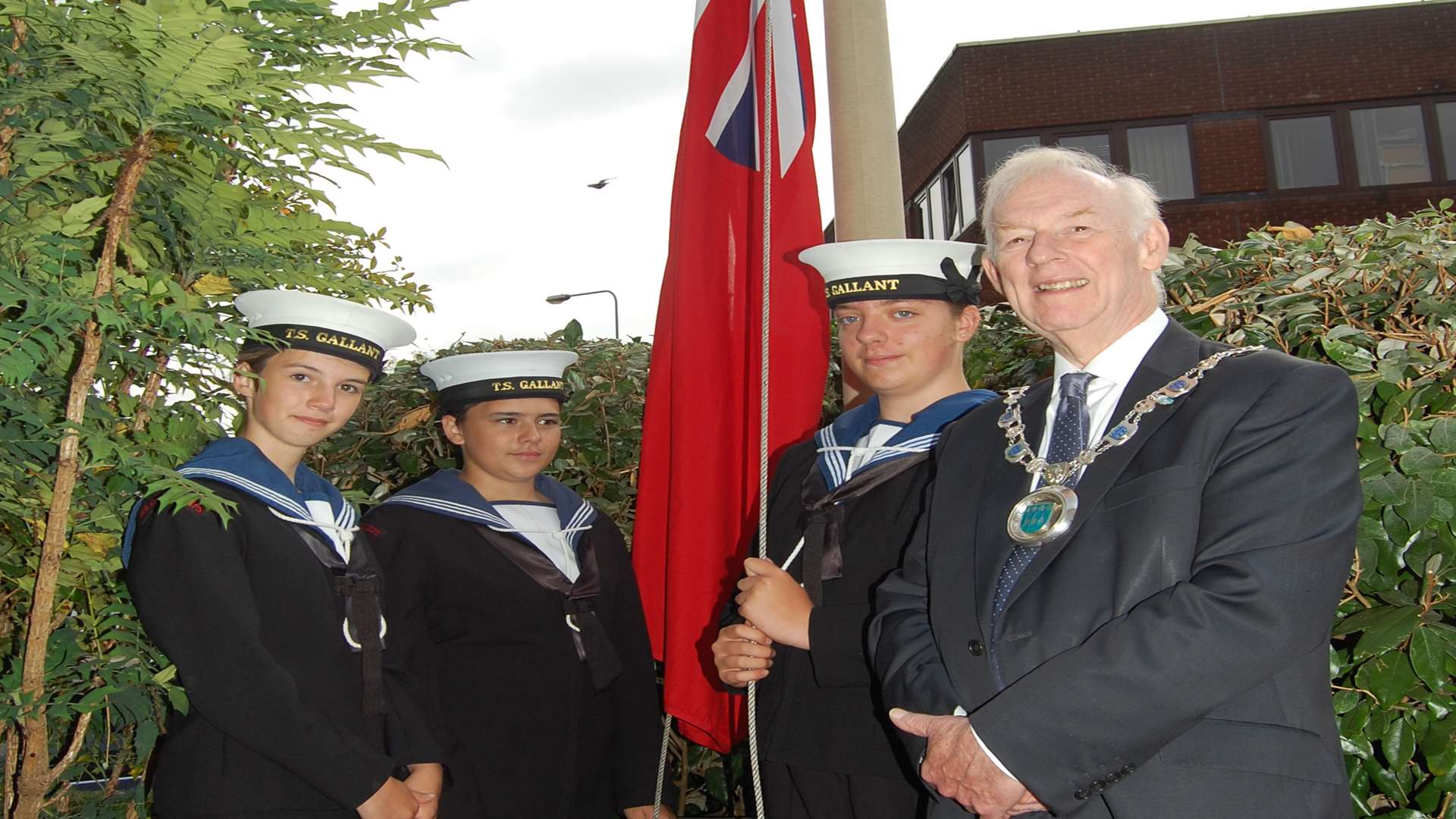 (left-right) Cadet First Fielder, Cadet Hunt-Smith, Cadet First Pilkington and Cllr Simon Raikes