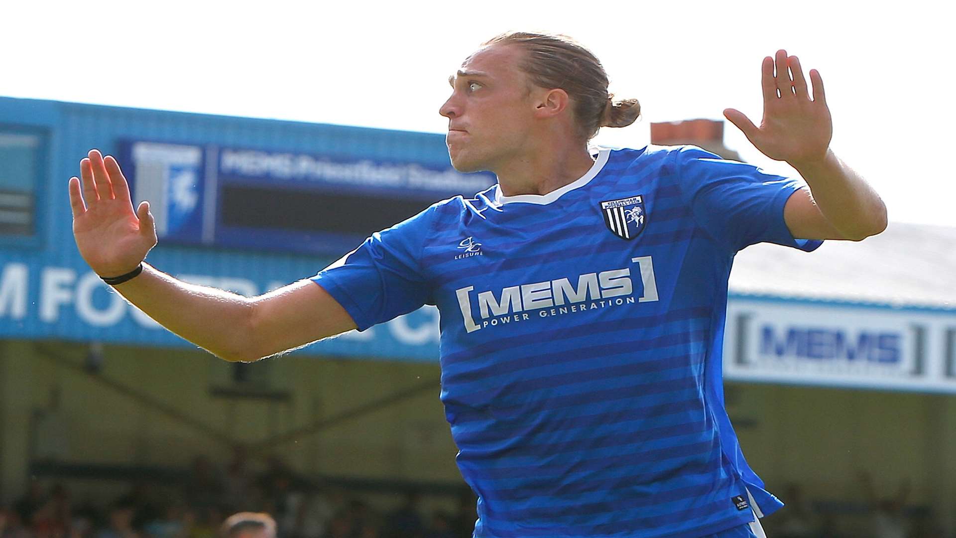 Tom Eaves celebrates his first goal to make it 1-1 Picture: Andy Jones