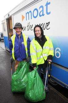 Cllr Dave Keeley and Mark Palmer from Moat Housing at Bash the Trash event in Snodland