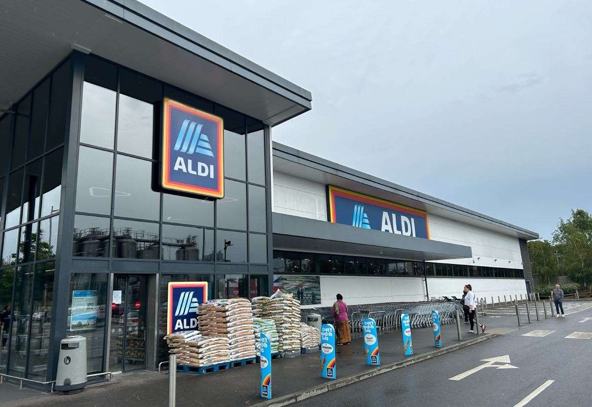 Aldi shuts due to ‘technical issue’