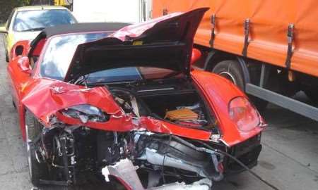 The Ferrari 430 Spider after the crash on the A249