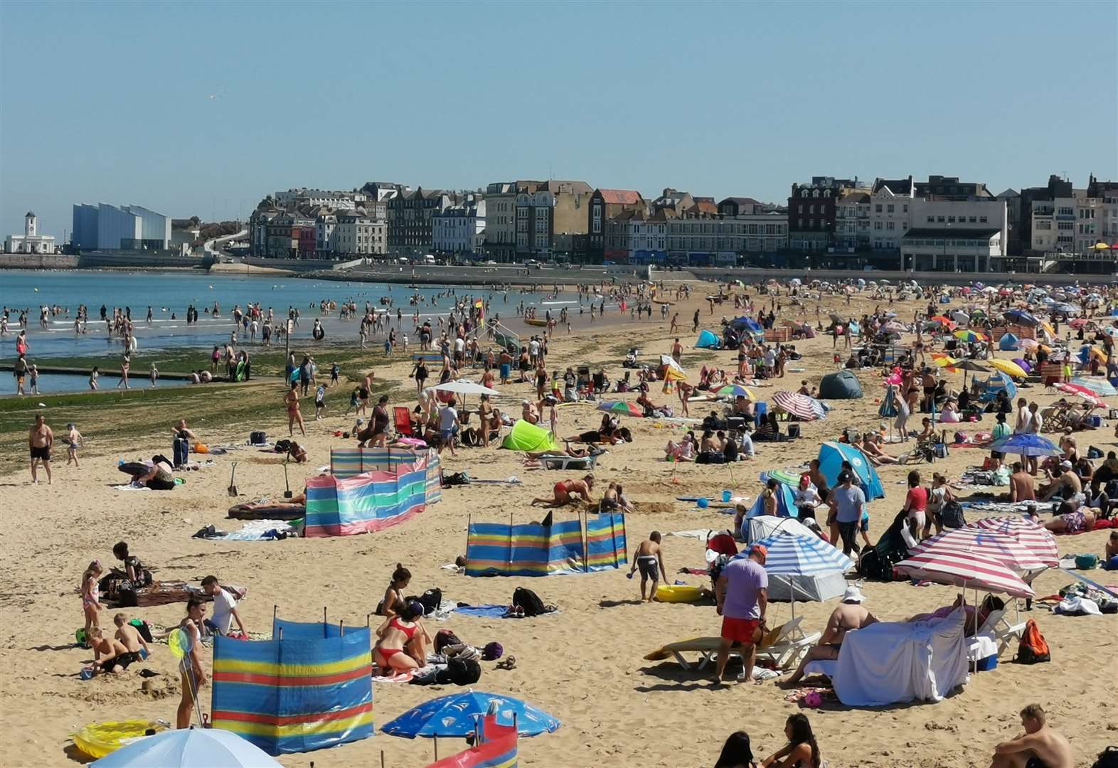 Kent could bask in 29C temperatures as Met Office predicts hottest day ...