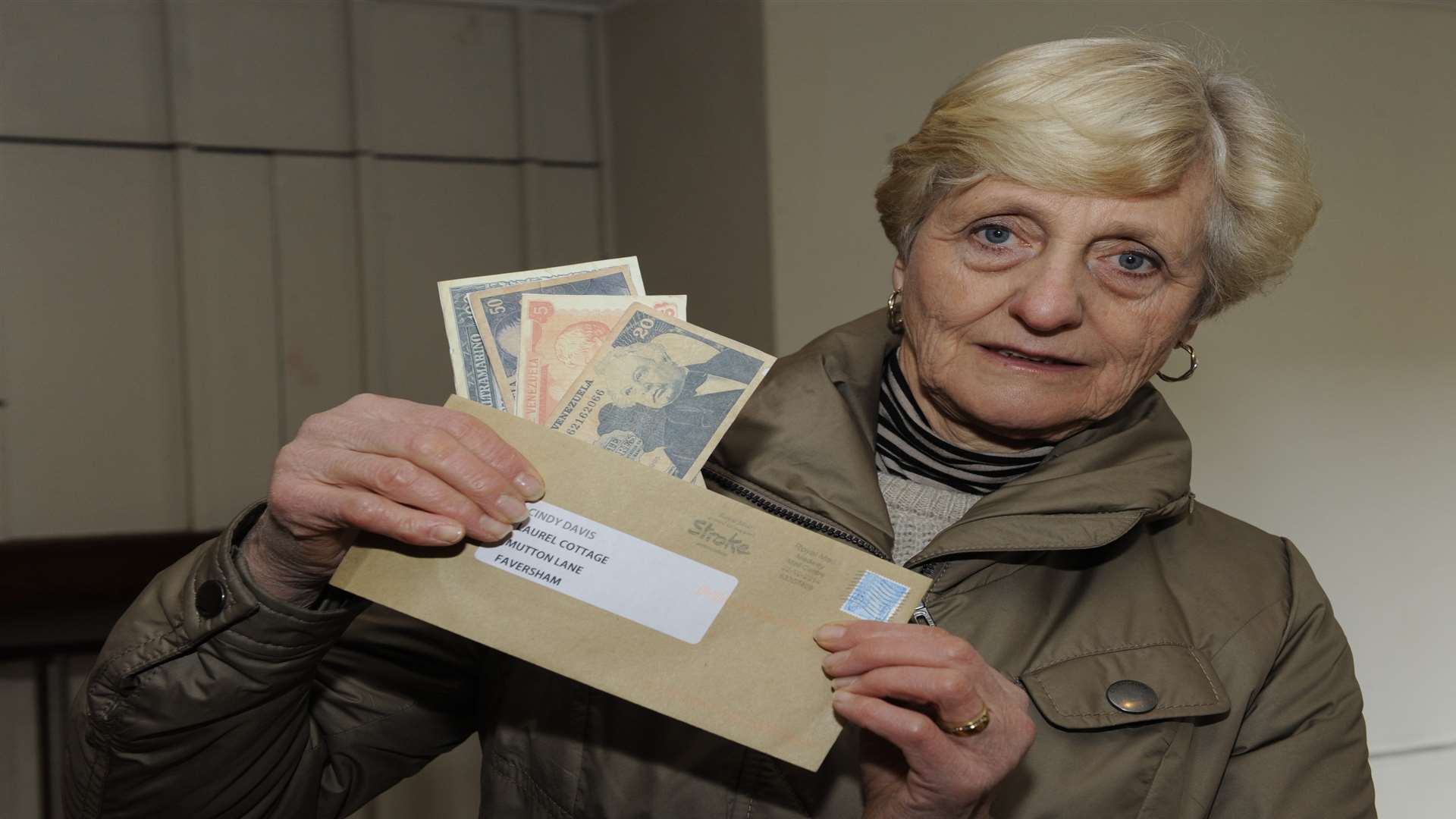 Cllr Cindy Davis with the envelope. Picture: Tony Flashman