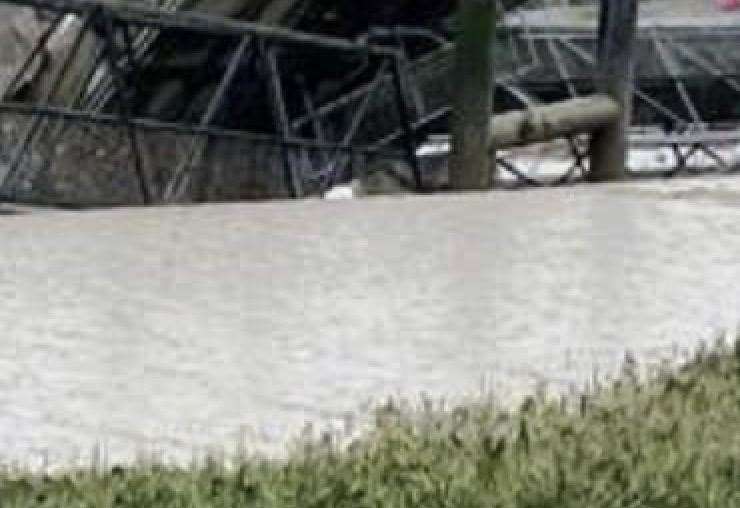 The damaged jetty. Photo: Medway and Swale Boating Association