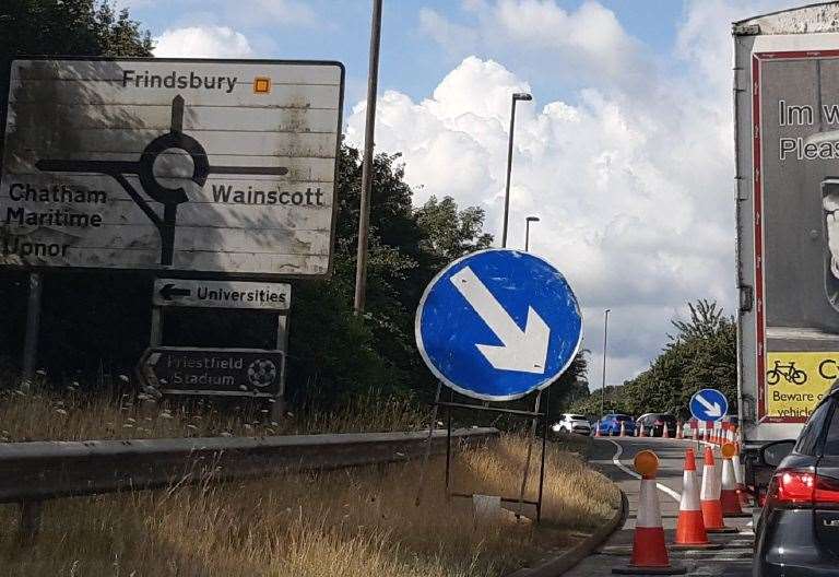 Lengthy Delays On A289 Wainscott Bypass After Station Road And Banks 